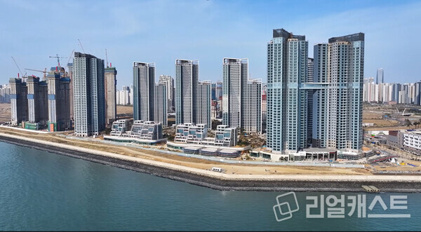 입주를 앞둔 송도자이 크리스탈오션 전경