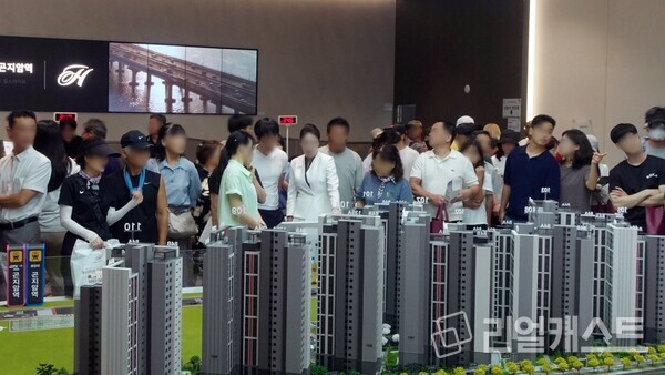 ​힐스테이트 광주곤지암역 견본주택 오픈 당시 모형도 주변 모습 / 현대엔지니어링