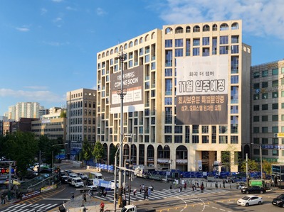 더챔버가 위치한 화곡역 사거리 전경