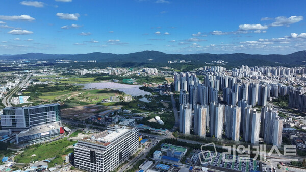 성성호수공원 일대 전경 /GS건설