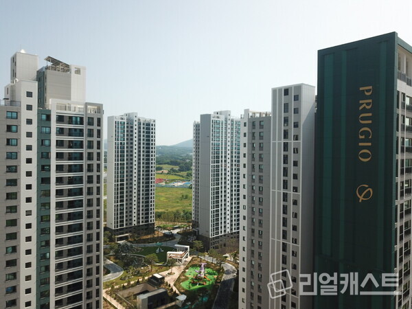 음성 푸르지오 더 퍼스트가 지난 10월 31일부터 본격적으로 집들이를 시작했다 / 대우건설