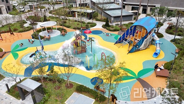 ‘신검단중앙역 풍경채 어바니티’ 물놀이터
