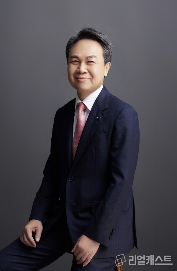 신한금융 진옥동회장. 출처 : 신한금융