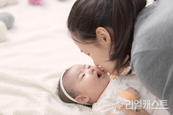 신생아 참고 이미지(출처: 클립아트코리아)