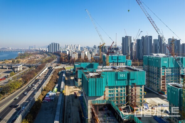 서초구 재건축 공사 현장 참고 이미지(출처: 클립아트코리아)