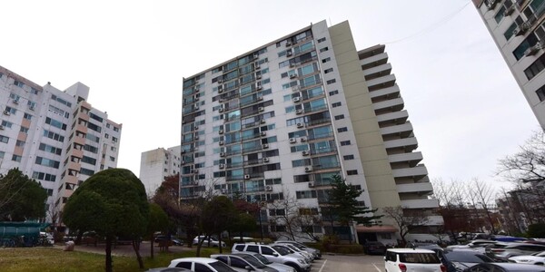 명일동 삼익맨숀 전경(출처: 네이버 거리뷰)