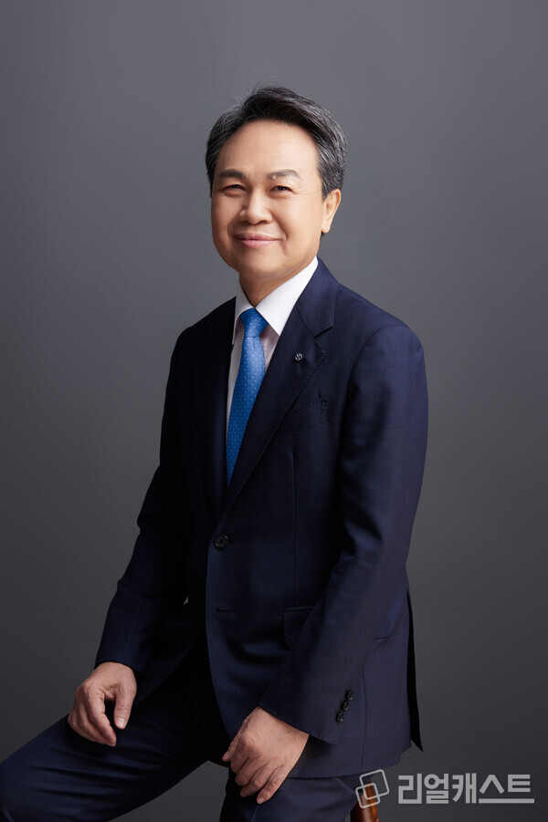 신한금융 진옥동회장. 출처 : 신한금융